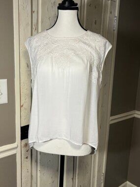 Women's Sleeveless Flowy top